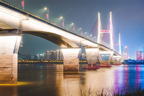  Wuhan Yangtze River Bridge Yüzücüleri İçin Bir Mimarlık Harikası mı?