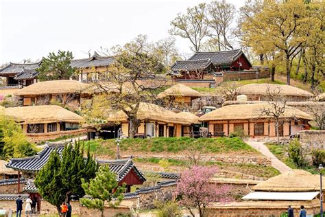  Xianxialing Folk Village:  Tarihi Bir Köy ve Muhteşem Bir Manzara!